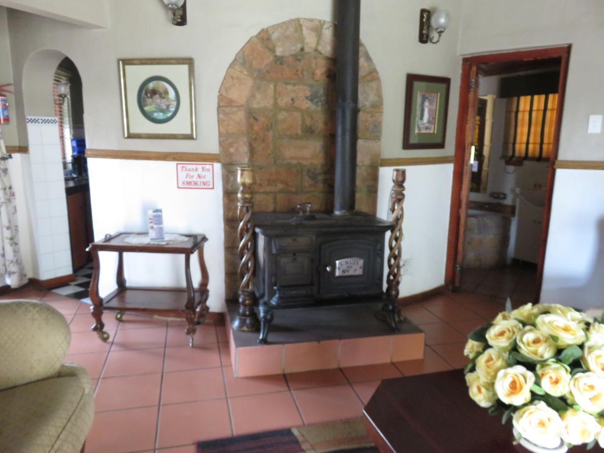 Meerhof Lodge Hartbeespoort Exterior photo