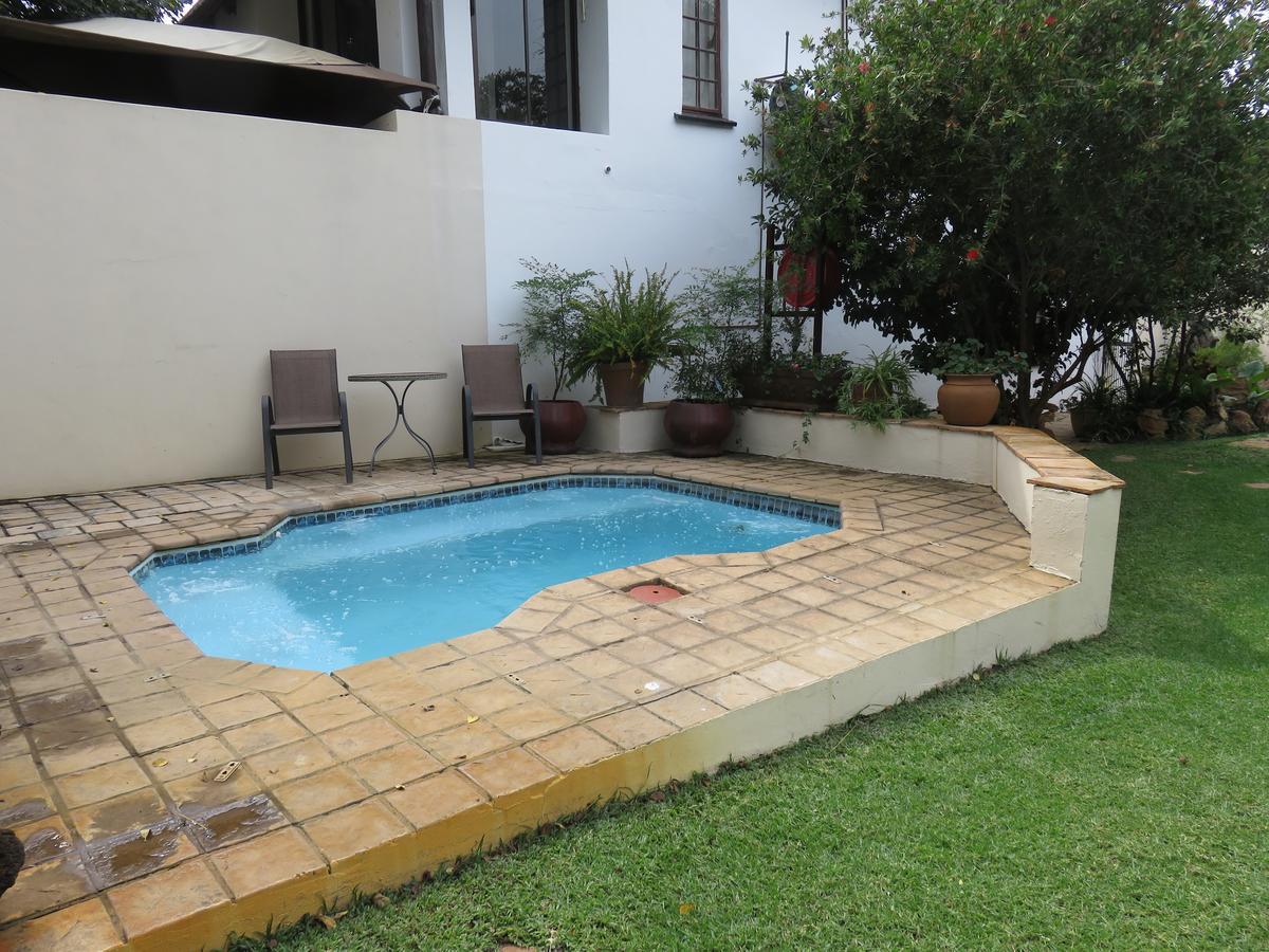 Meerhof Lodge Hartbeespoort Exterior photo