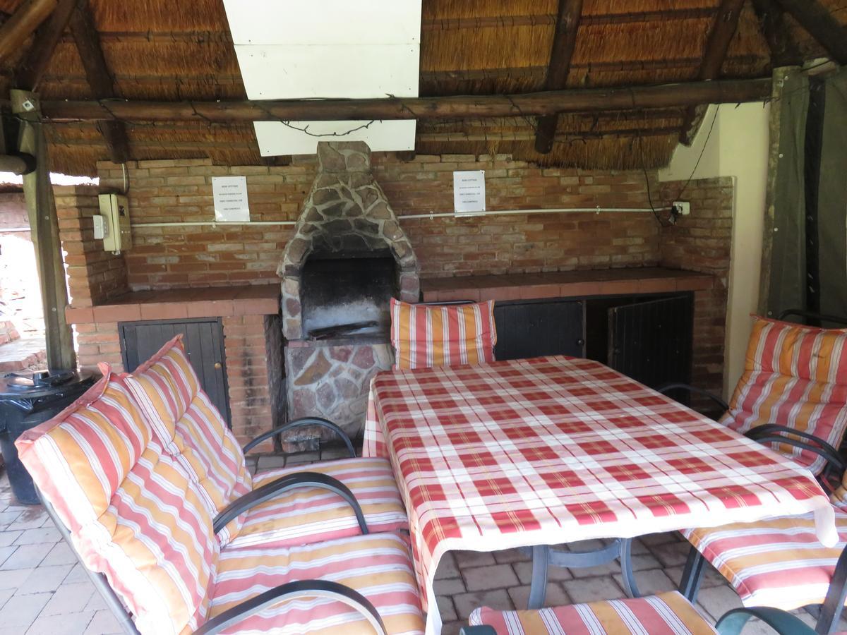 Meerhof Lodge Hartbeespoort Exterior photo