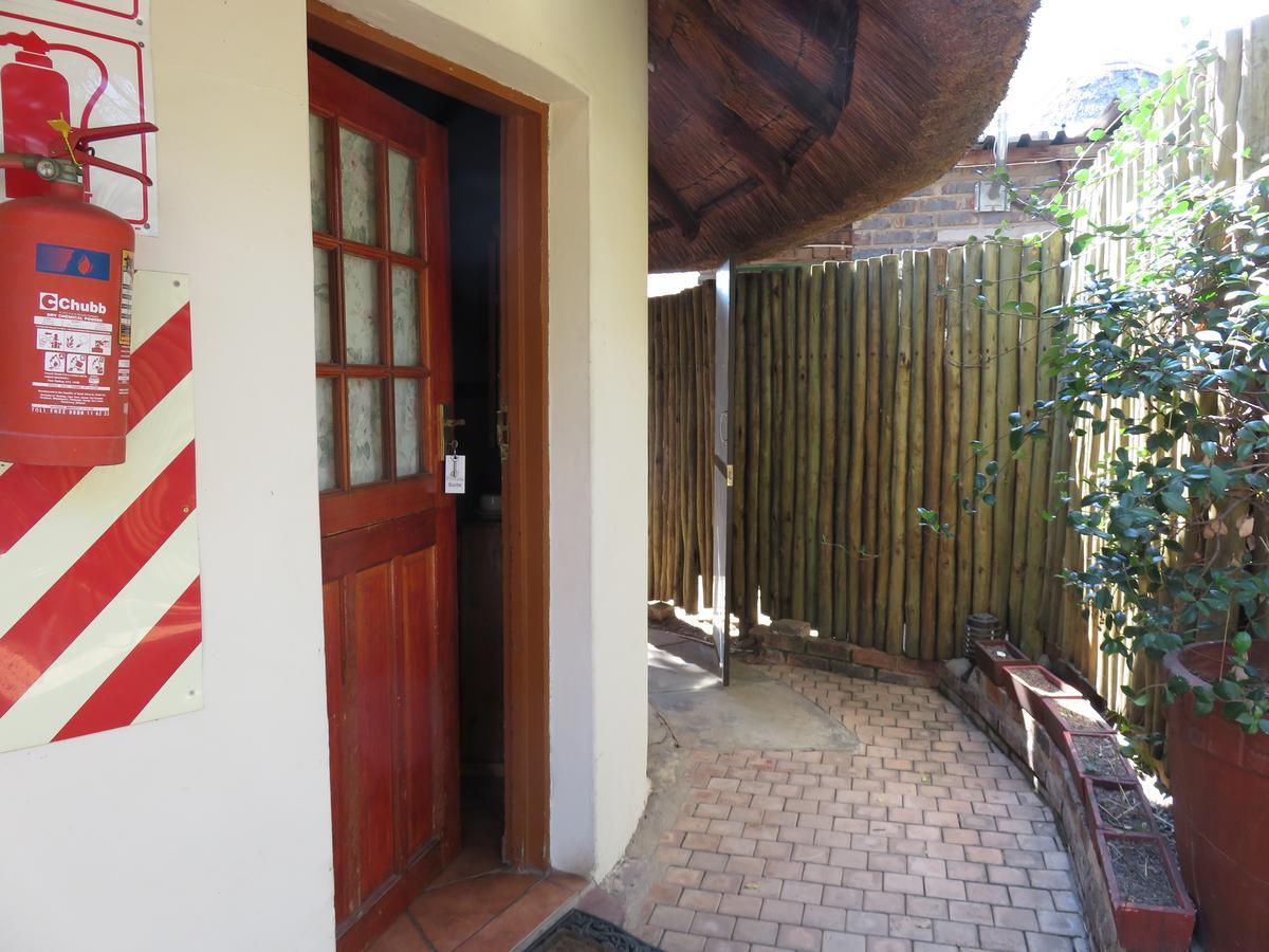 Meerhof Lodge Hartbeespoort Exterior photo